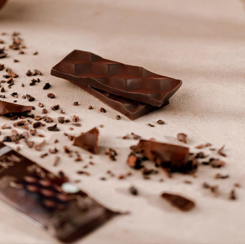 Display Barras Chocolate 70% Cacau Vegana - Zero Adição de Açúcares, Lactose e Glúten - Luckau - 12 unidades de 20g - 24 - imagem 3