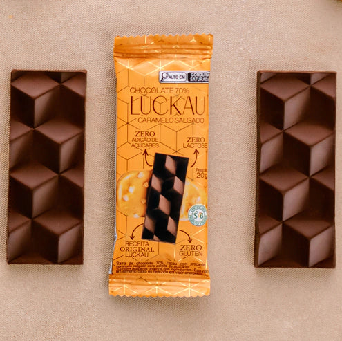 Display Barras Chocolate 70% Cacau Caramelo Salgado Vegana - Zero Adição de Açúcares, Lactose e Glúten - Luckau - 12 uni - imagem 4