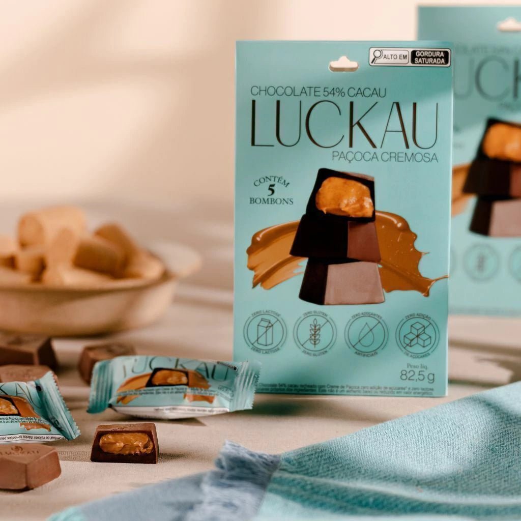 Pouch Bombom Chocolate 54% Cacau recheado com creme de Paçoca Cremosa - Zero Adição de Açúcares, Lactose e Glúten Luckau - imagem 3